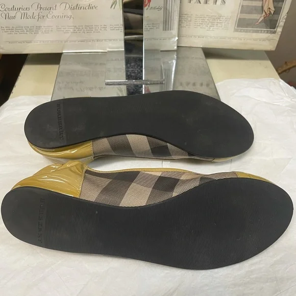 Burberry Nova Flats - Picture 6 of 9